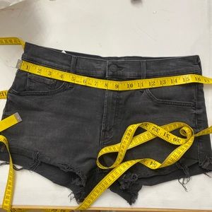 MOTHER BLACK DENIM NATURAL FRAY SHORTS